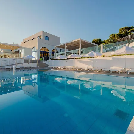 Hotel Eagles Nest 4*