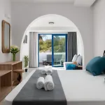 Отель Eagles Nest 4*